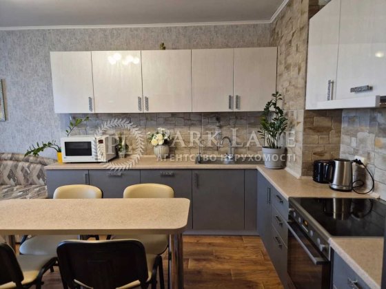 Продам 3 ком  100м Глушкова Академіка 9е Акцент Київ