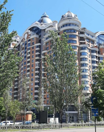 Простора кватира в новому будинку  бульвар Лесі Українки, 7 Б - фото 1