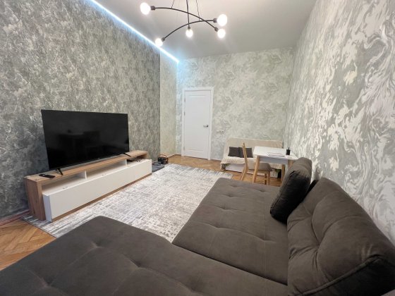 БЕЗ КОМІСІЇ 2к Коновальця Сталінка Печерськ Палац Україна 50м2 Київ