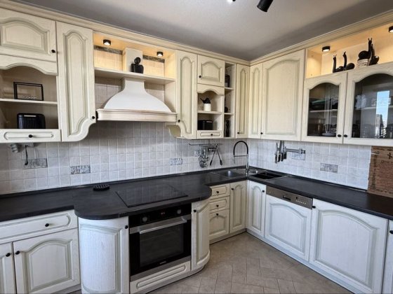 Продаж двоповерхової квартири, вул .Рональда Рейгана 32/51, Троєщина Киев