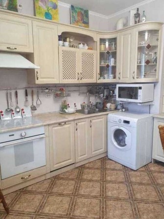 Продається велика 2-к квартира, вул. Олександри Екстер, 9 (Цвєтаєвої) - фото 1