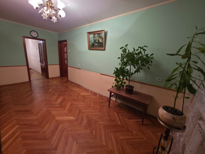 Продам 3-х кім, Дніпровський р-н, проспект Романа Шухевича 30-А - фото 1