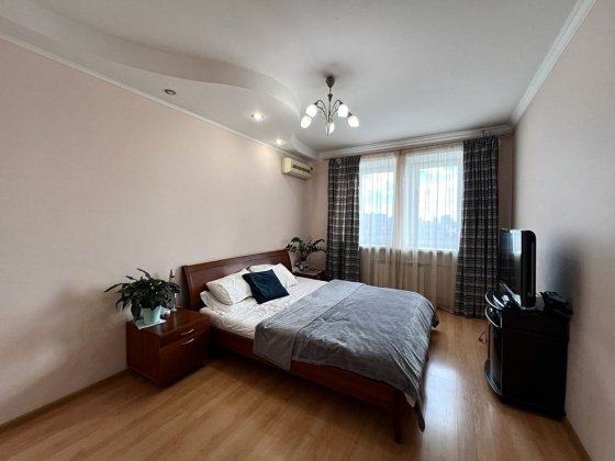 Продаж 2К-квартири. Парк. бул. Верховної ради 21а. М.Дарниця паркінг Київ