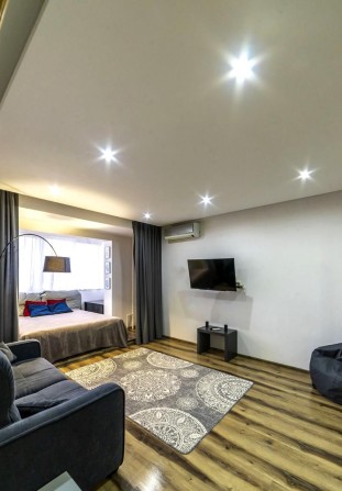 Затишна 1-кімнатна квартира вул. Михайла Гришка м. Осокорки 1 хв - фото 1