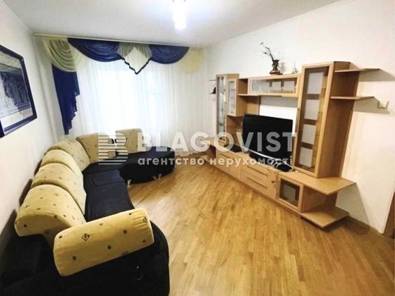 Продаж 4-кімнатної квартири Київ вул. Вишняківська 7а Киев