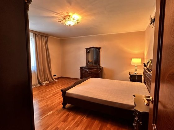 71,6 кв.м. Чудова 2 кімн. біля Парку Перемога м. Дарниця + паркінг Киев