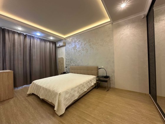 Терміново Лютеранська Інститутська Шовковична Круглоуніверситетська Київ