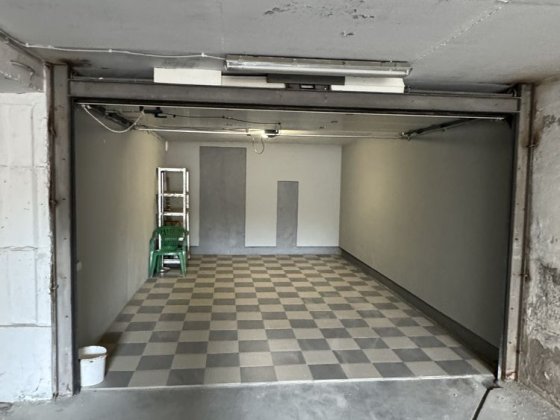 Оренда гаража в паркінгу вул Лазаренка (початок)