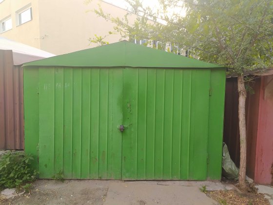 Сдам гараж металлический между 2 и 3 Шевченковским возле Амстора,