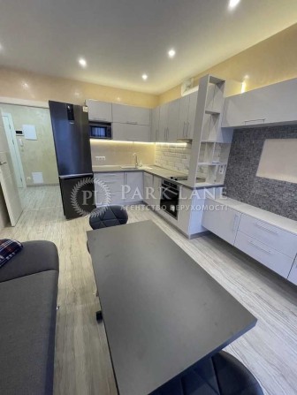 Продам 2 кім 60м   Кришталеві Джерела - фото 1