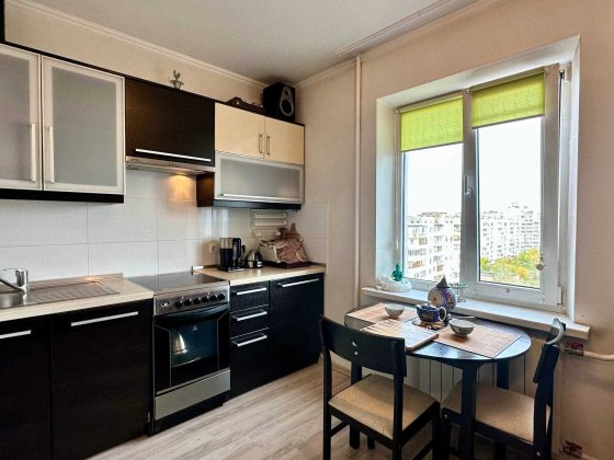 1 кім кв Йорданська (Гавро Лайоша) біля озера метро Оболонь Мінська