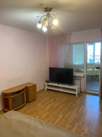 Простора 3-кімнатна квартира 84 м² вул. Анни Ахматової 6 - фото 1