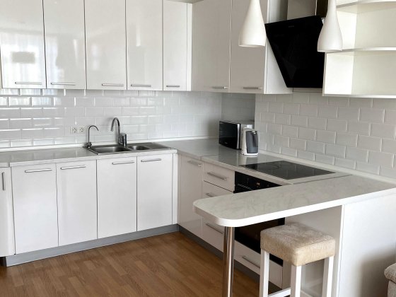 Продається простора квартира 76м² Киев