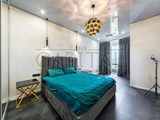 Продаж 2к квартира Печерськ лабораторний Київ