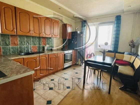 Продаж 2к квартири з ремонтом Харківське шоссе/метро Позняки/Харківськ Київ