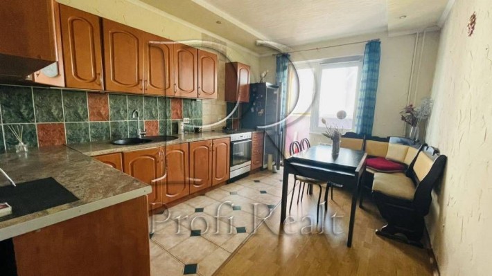 Продаж 2к квартири з ремонтом Харківське шоссе/метро Позняки/Харківськ - фото 1