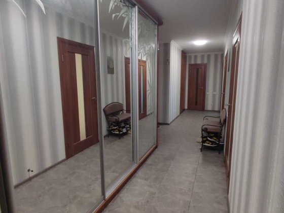 Продажа 2к.квартири,пр-т Соборності 30А Київська Венеція! Киев