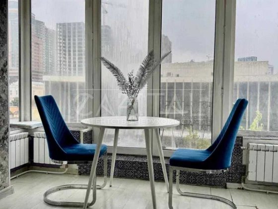 Продаж/Квартира/ Вид на Палац Україна/52 м2/вул Велика Васильківська Київ