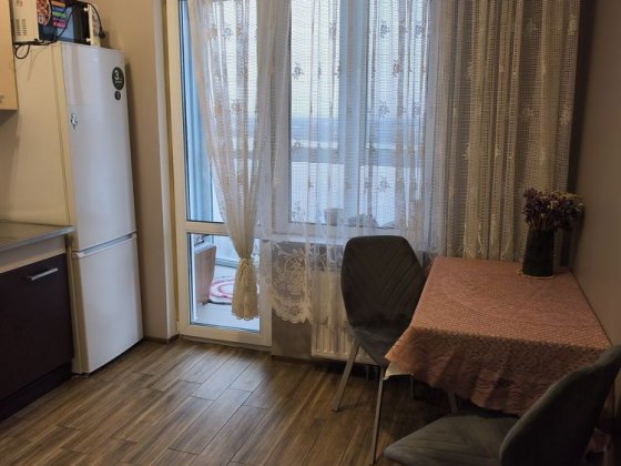 Продаж Вул. Вишняківська, 2 затишна 1 к.кв. з гарним краєвидом. Киев