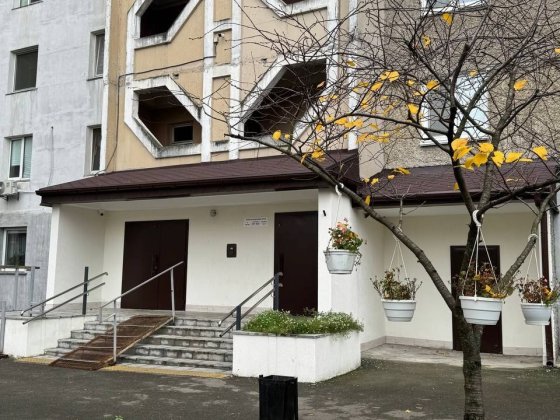 Квартира 2 кімнатна хороший жилий стан  Позняки Київ