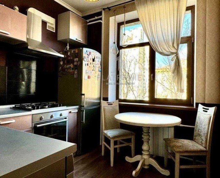 Продаж 2к, центр В. Васильківська, м. Либідська, Океан плаза - фото 1