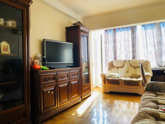 Продам 2-х кімнатну по вул. Шептицького, 24. ст.м. "Лівобережна" Київ