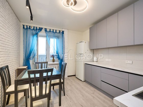 Продаж 2-х кімнатної квартири вул. Ревуцького 5 Київ