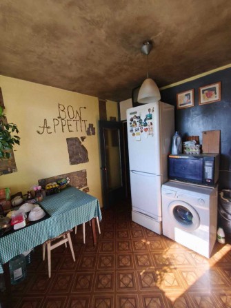 Продаж 2-ої квартири Дніпровський р-н вул. Андрія Малишка 37 - фото 1