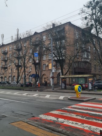 Продам квартиру 2х кімнатну по вул Лаврська 10, - фото 1