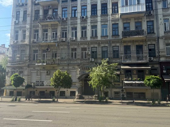 Центр. 2 кім. квартира (63.8 кв.м), вул. Саксаганського 36 А Киев