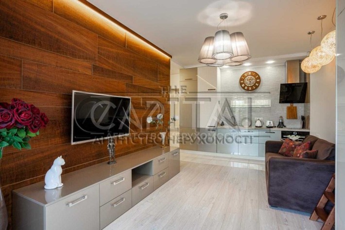 Продаж видової кварири з ремонтом в центрі мсіста - фото 1