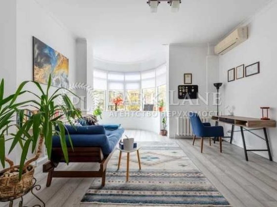 Продаж  Князів  Острозьких (Московська) 46/2  Центр Київ