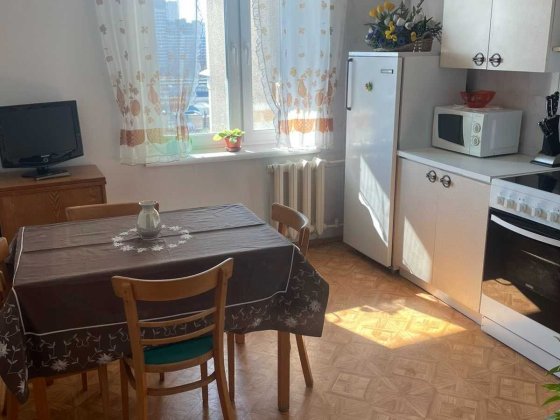 Тепла світла 1-к квартира біля метро Дарниця,вул.Георгія Тороповського Київ