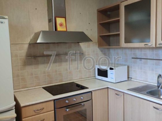 Продаж 2-кімнатної квартири, вул. Новаторів , метро Чернігівська Киев