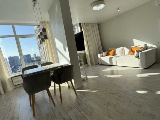 Продаж 2-кімнатної квартири в ЖК «Варшавський» (1 черга, будинок 1.3) Київ