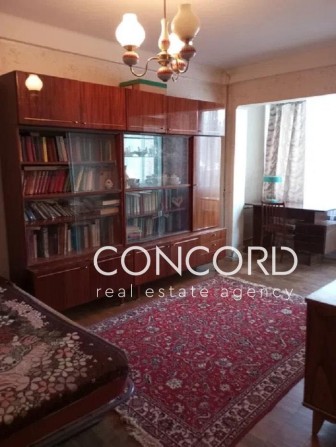 Березняки. Чешка. Дніпровська наб., 11-А. Метро Лівобережна - фото 1