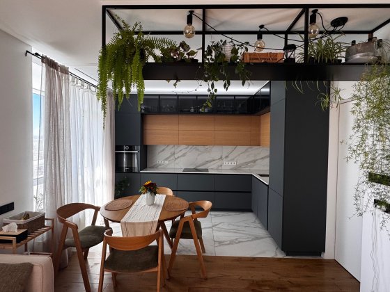 Продам простору 2-кімнатну квартиру (ремонт і техніка) ЖК «Каховський» Київ