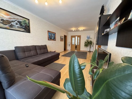 Без комісіі! Терміновий продаж! Трикімнатна квартира 92м2 Київ Позняки Киев