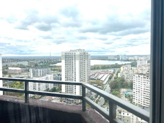 Продаж 2 к. кв. в Дарницькому р-ні, Харківське шосе 182 Київ