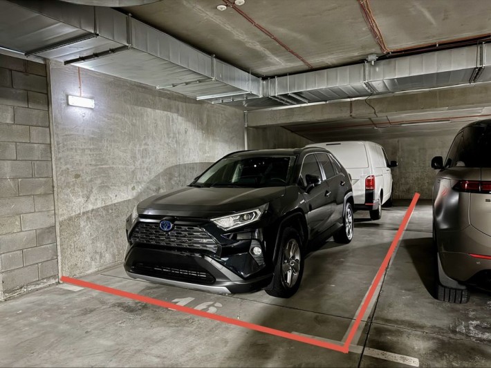 Аренда семейного паркоместа жк Тетрис Холл 2 ул Фёдорова 2а - фото 1