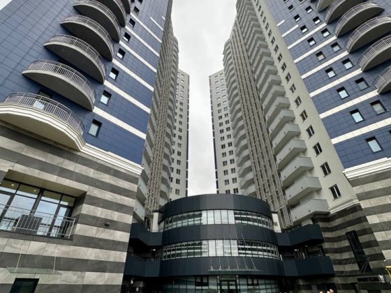 Шикарна трикімнатна квартира на Печерську. Киев