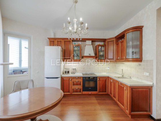 Продаж 3-кімнатної квартири Івасюка 6 Оболонські Липки Київ