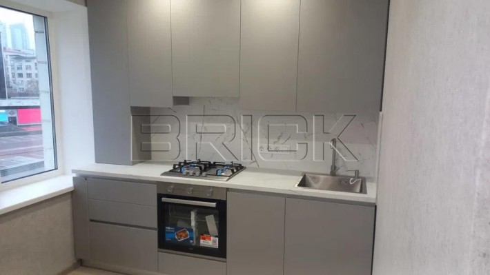 продаж трикімнатної квартири Палац Україна - фото 1