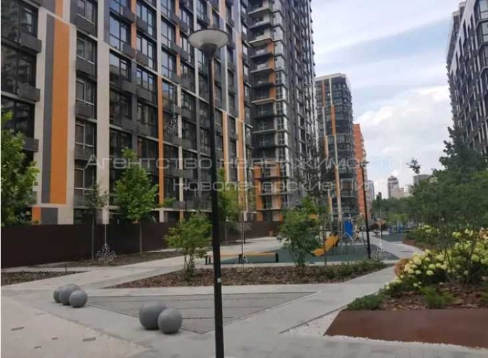 Продажа 3 ком квартиры 81 квм без ремонта Французский квартал-2 - фото 1