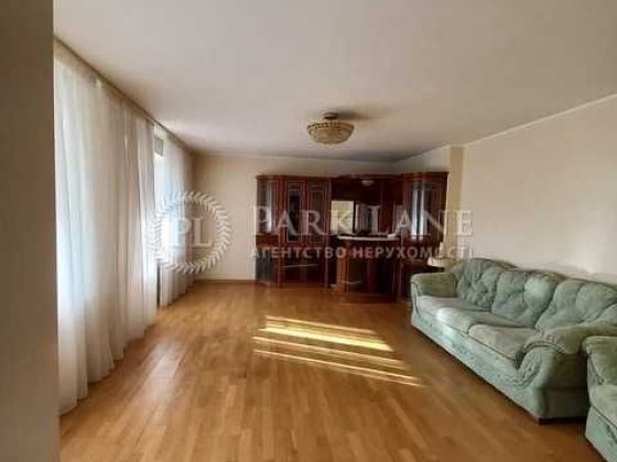 Продаж 4-х.кімнатної 160 кв.м. квартири   вул. А. Ахматової,7/15 Киев