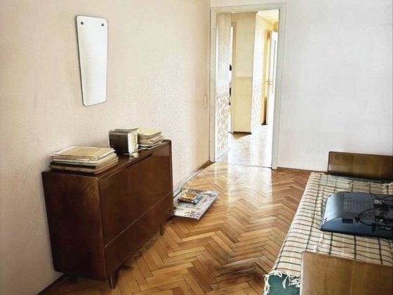 Продаж 2к квартири в центрі м. Палац Україна вул. Василя Тютюнника Київ