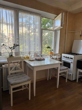 Братиславська, вул 8. 2 кімн.  Газова плита. Метро Чернігівська- 10 хв - фото 1