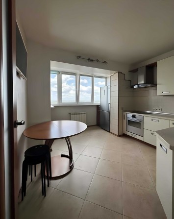 Продаж 3кім. квартири вул. Василя Іваніса (Матеюка) 5Б, метро Лісова - фото 1