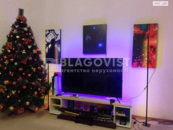 продаж роздільна 2-к 65м вул Софіївська 8 Майдан Центр Киев