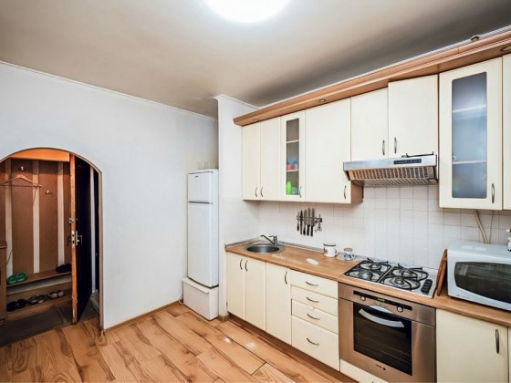 Хартковський, Позняки, Тростянецька. Без клмісіі Київ